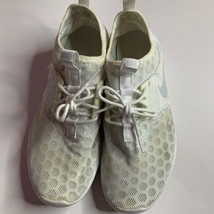 Nike women running shoes